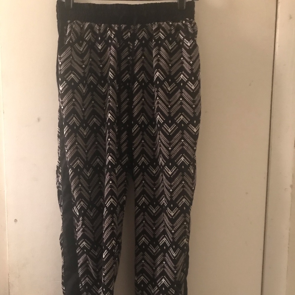 ⭐️Rue 21 joggers. Barely worn!